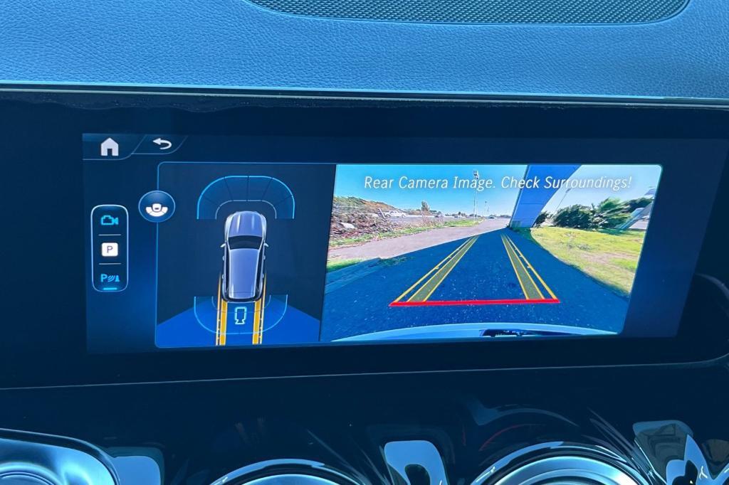 new 2025 Mercedes-Benz GLB 250 car, priced at $52,030