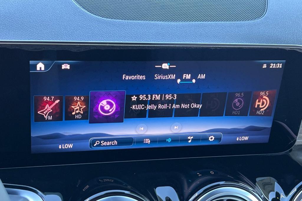 new 2025 Mercedes-Benz GLB 250 car, priced at $52,030