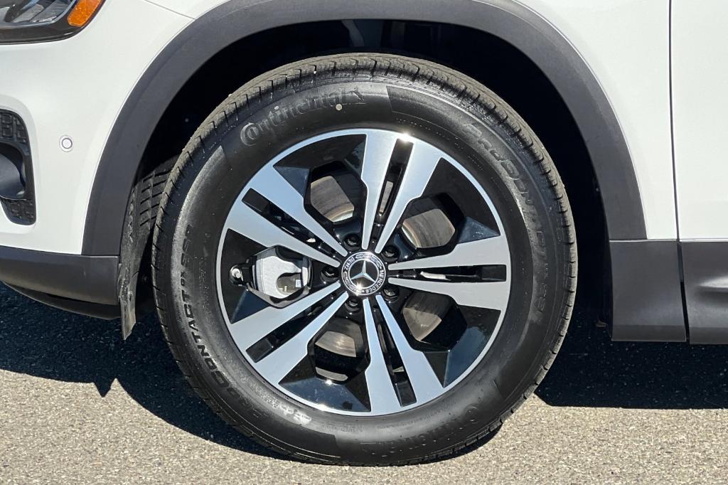 new 2025 Mercedes-Benz GLB 250 car, priced at $52,030