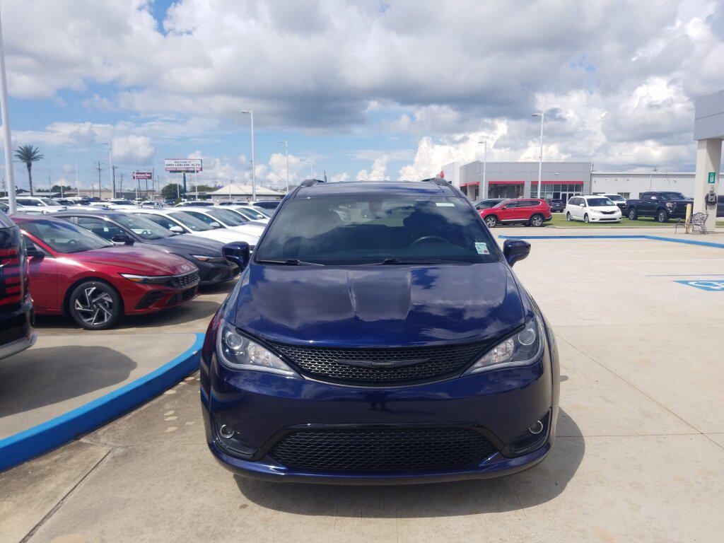 used 2020 Chrysler Pacifica car, priced at $15,980