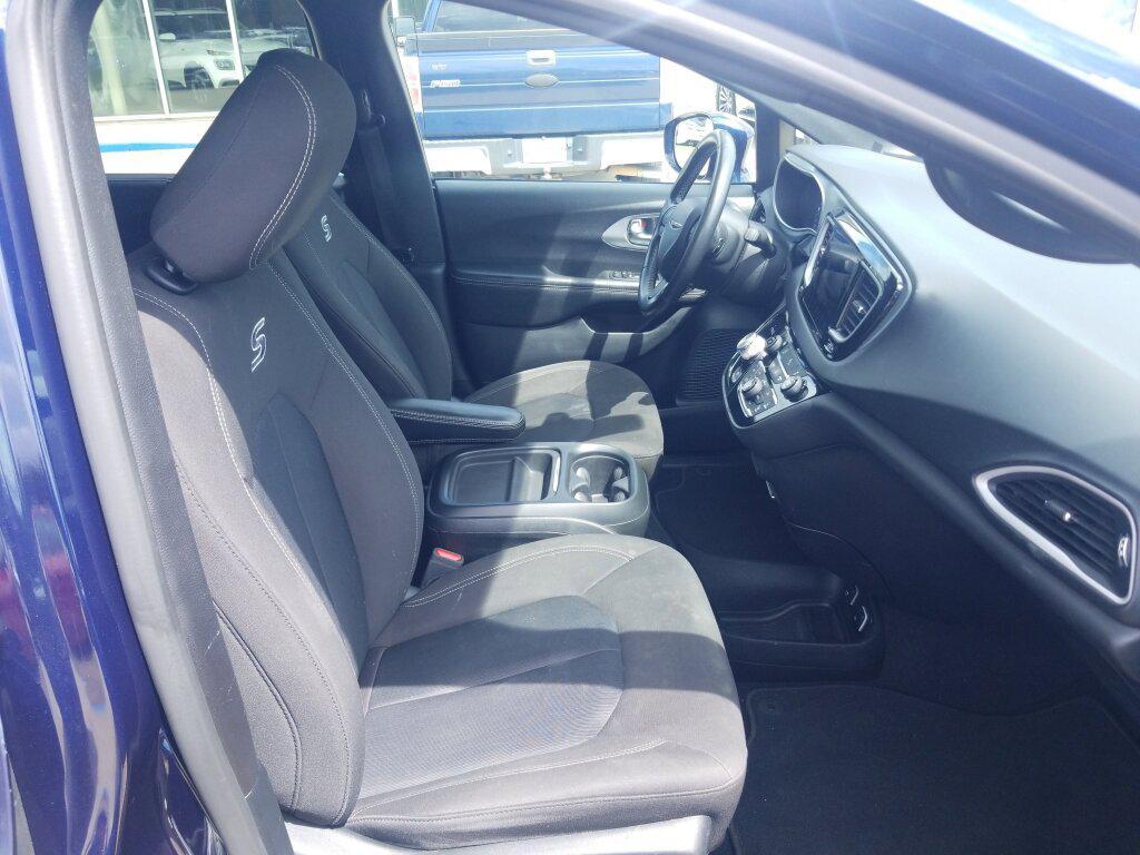 used 2020 Chrysler Pacifica car, priced at $15,980