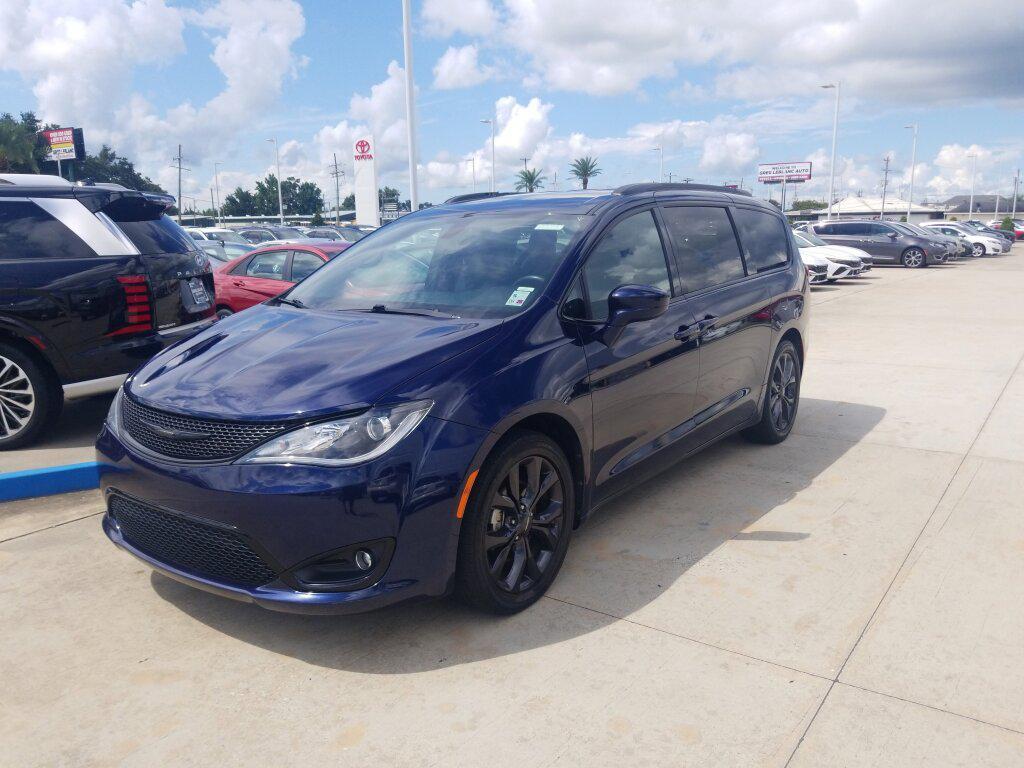 used 2020 Chrysler Pacifica car, priced at $15,980