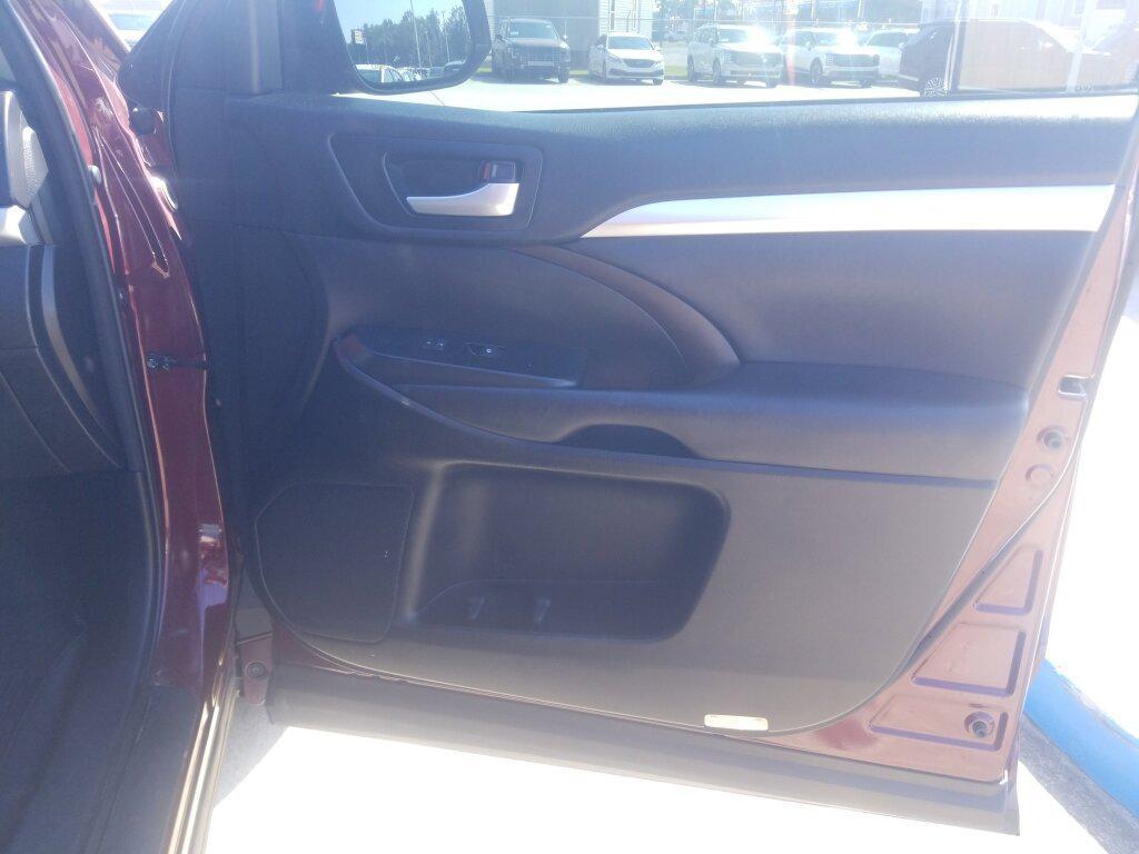 used 2018 Toyota Highlander car, priced at $21,981