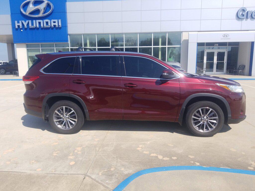 used 2018 Toyota Highlander car, priced at $21,981