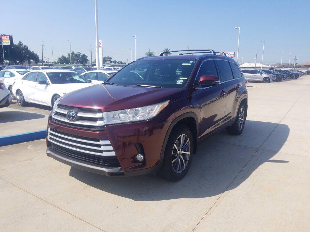 used 2018 Toyota Highlander car, priced at $21,981
