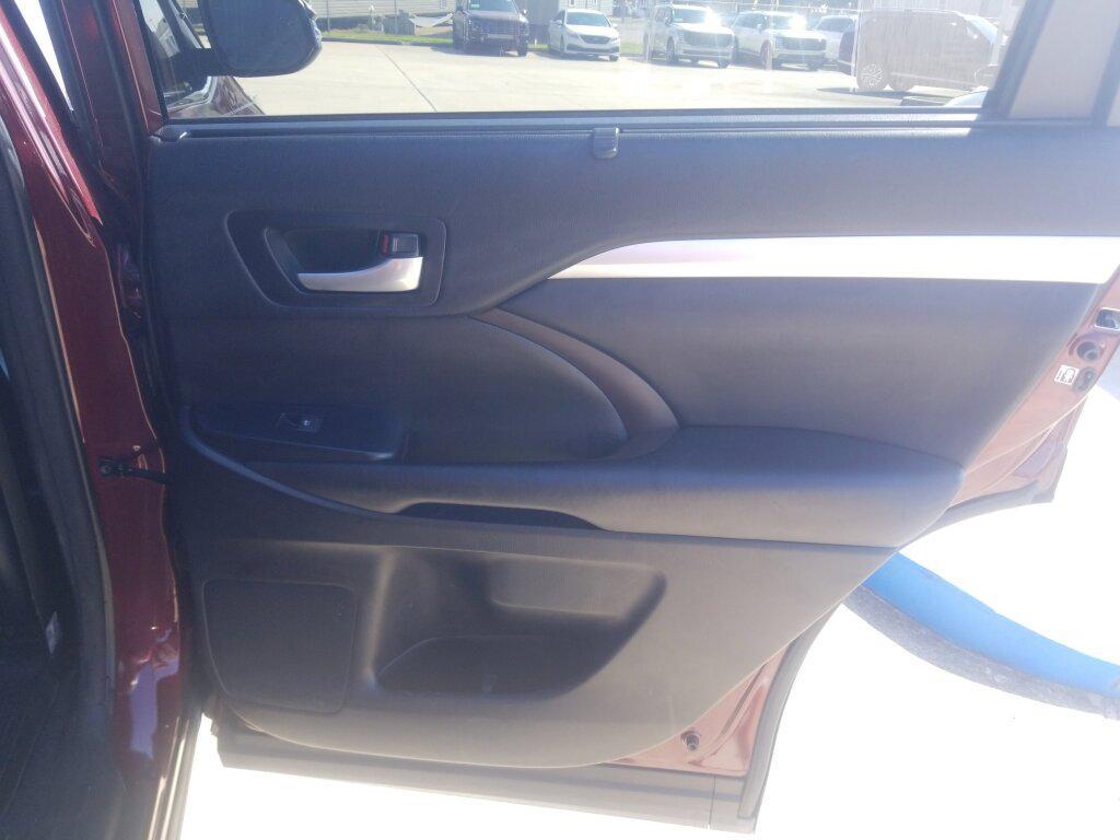 used 2018 Toyota Highlander car, priced at $21,981