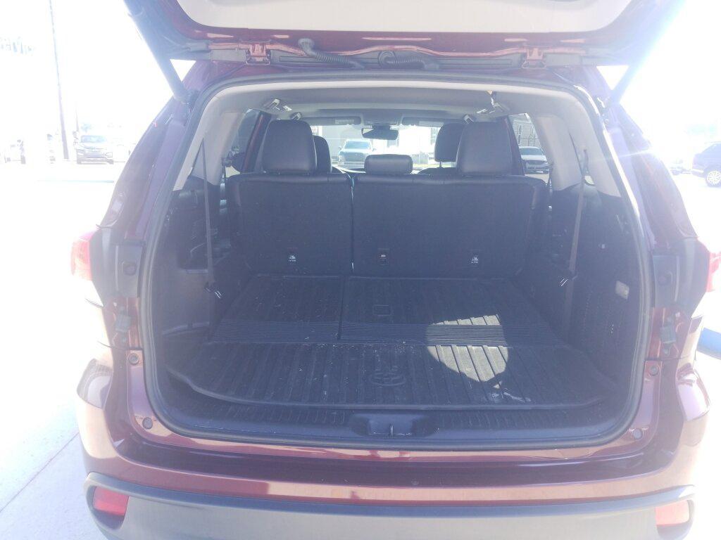 used 2018 Toyota Highlander car, priced at $21,981