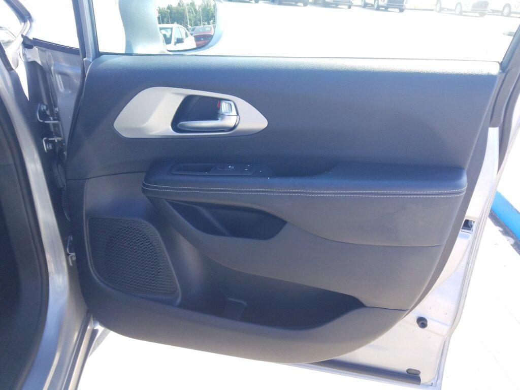 used 2020 Chrysler Pacifica car, priced at $20,980