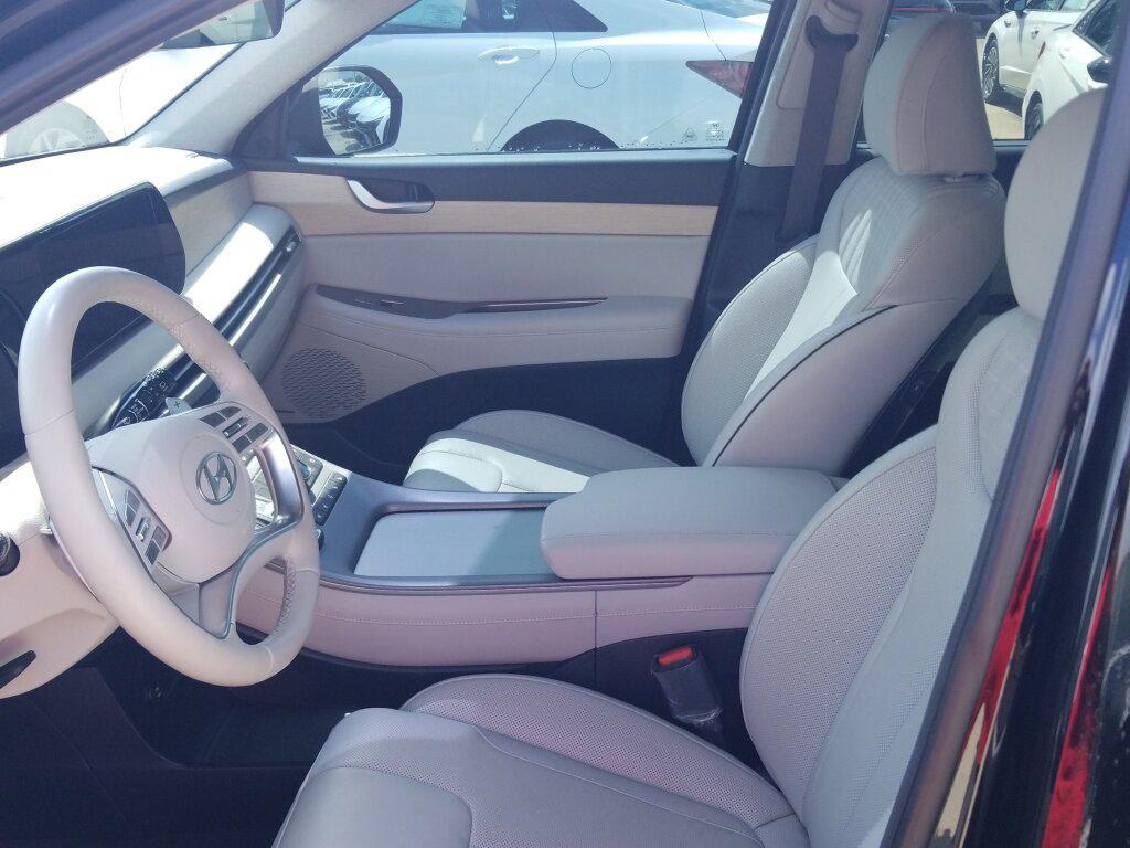 used 2025 Hyundai Palisade car, priced at $42,314