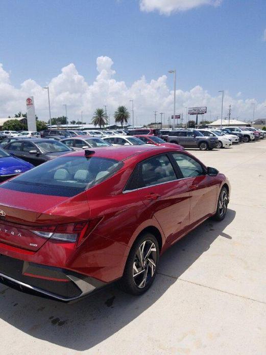 new 2024 Hyundai Elantra car, priced at $27,621