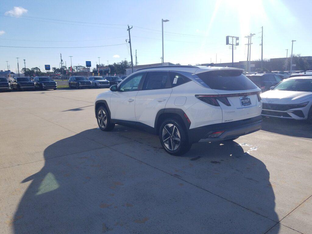 new 2025 Hyundai TUCSON Hybrid car, priced at $34,062