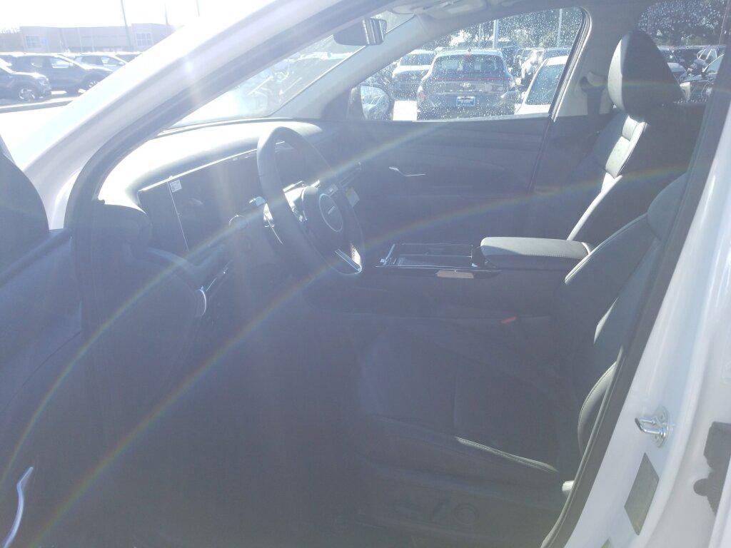 new 2025 Hyundai TUCSON Hybrid car, priced at $34,062