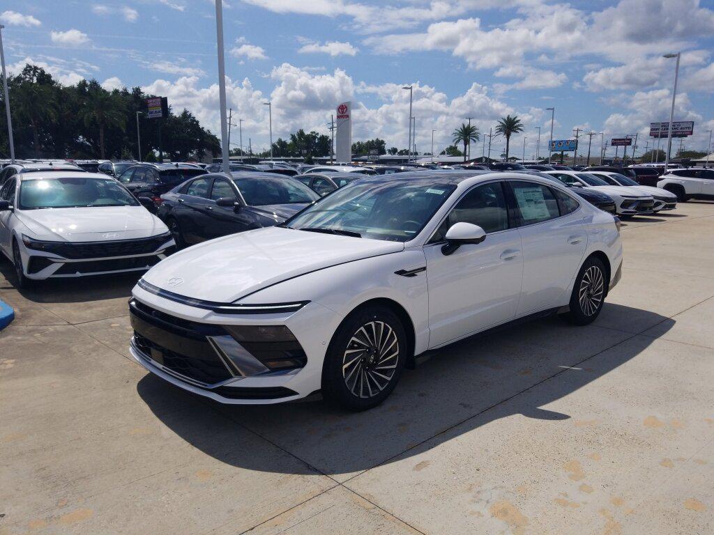 new 2025 Hyundai Sonata Hybrid car, priced at $39,960