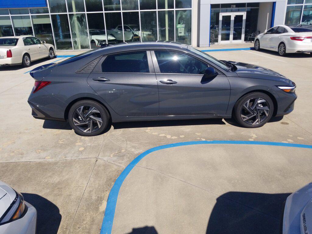 used 2025 Hyundai Elantra car, priced at $25,135