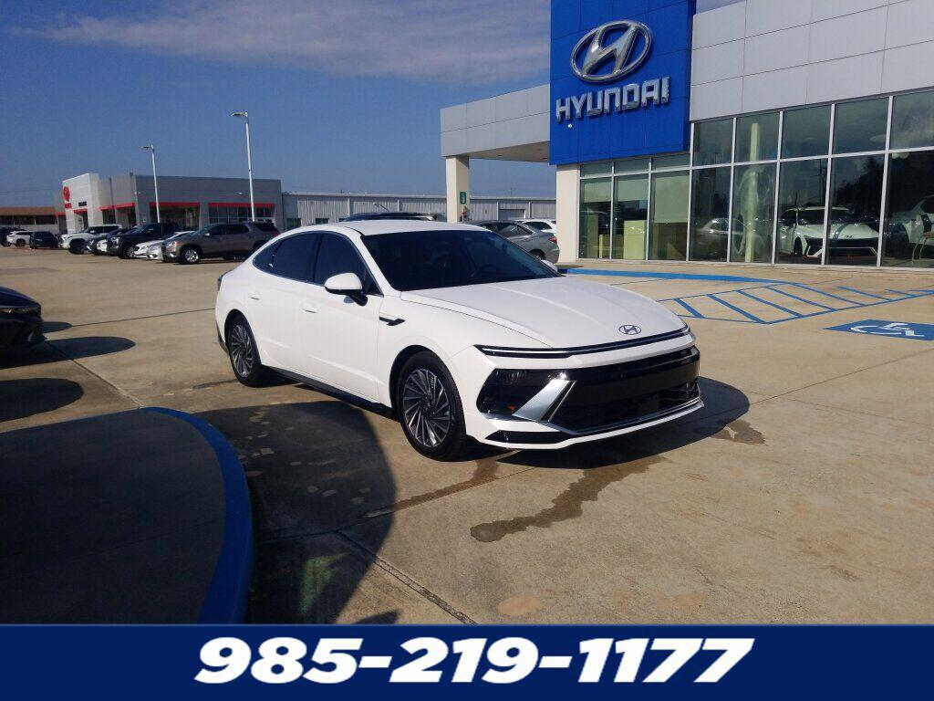 used 2025 Hyundai Sonata Hybrid car, priced at $21,866