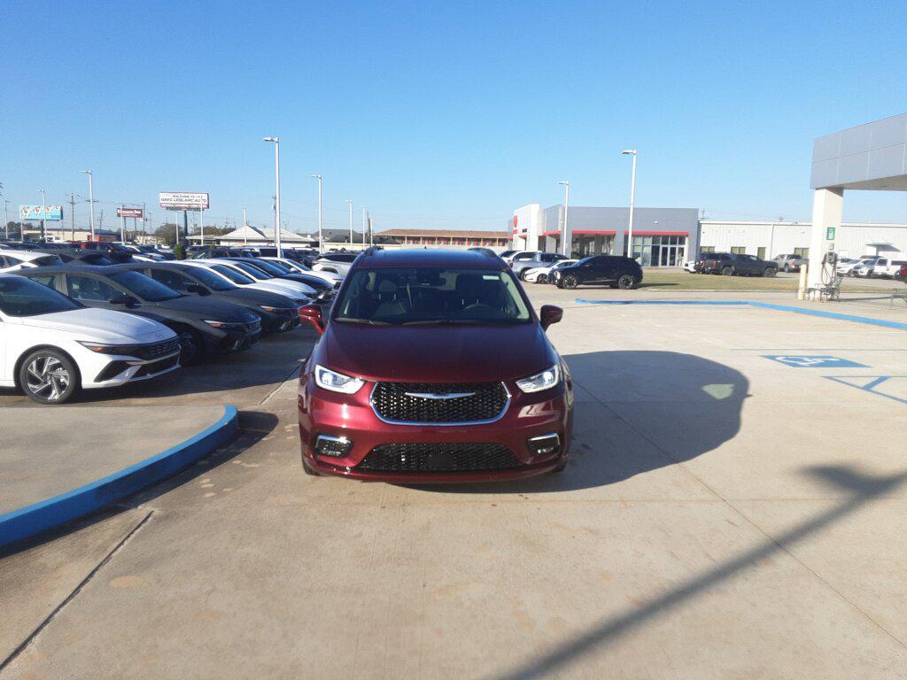 used 2022 Chrysler Pacifica car, priced at $21,980