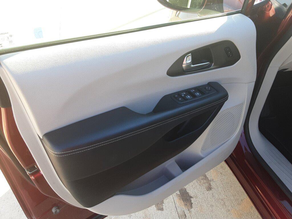 used 2022 Chrysler Pacifica car, priced at $21,980