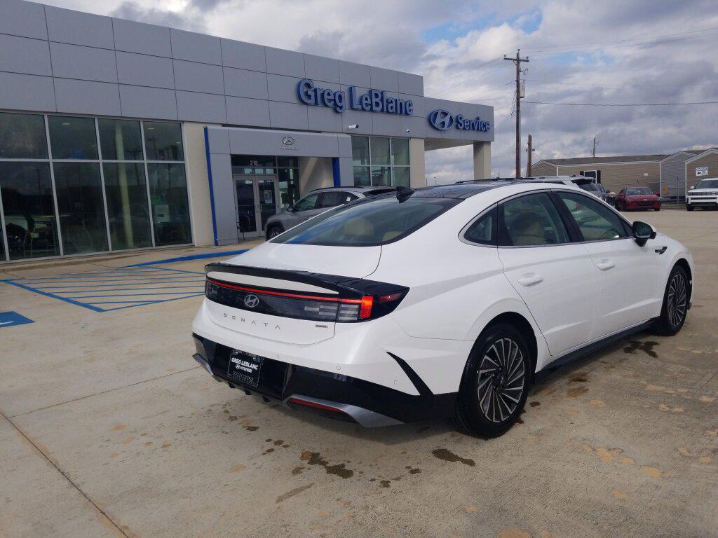 new 2026 Hyundai Sonata Hybrid car, priced at $40,400