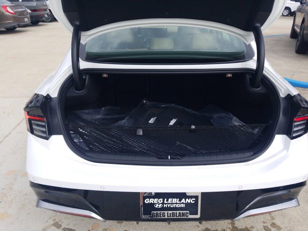 new 2026 Hyundai Sonata Hybrid car, priced at $40,400