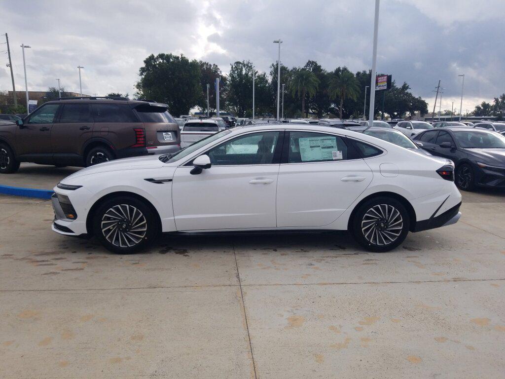 new 2026 Hyundai Sonata Hybrid car, priced at $40,400