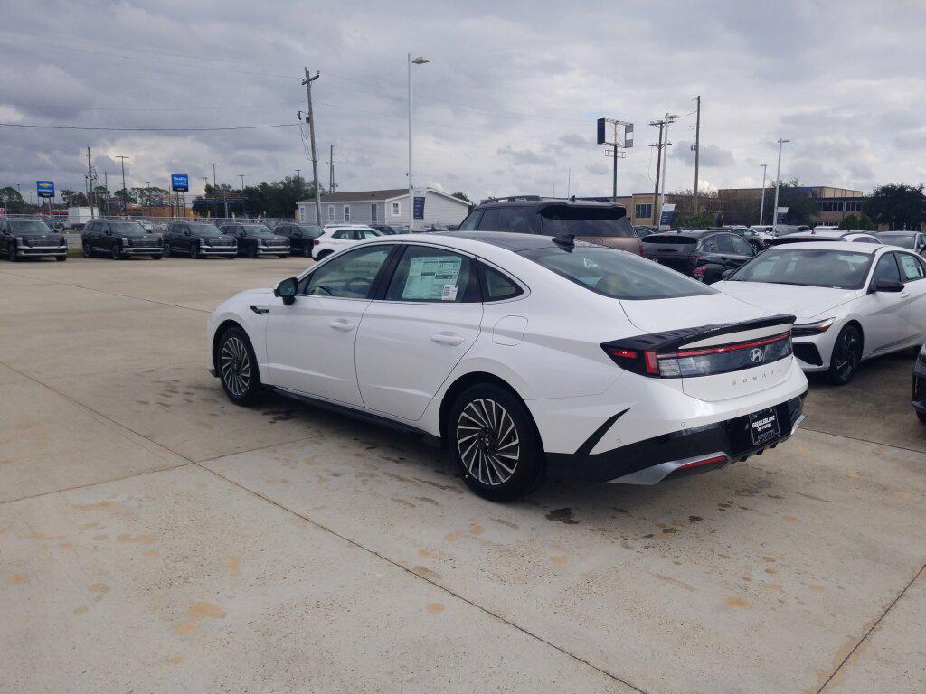 new 2026 Hyundai Sonata Hybrid car, priced at $40,400
