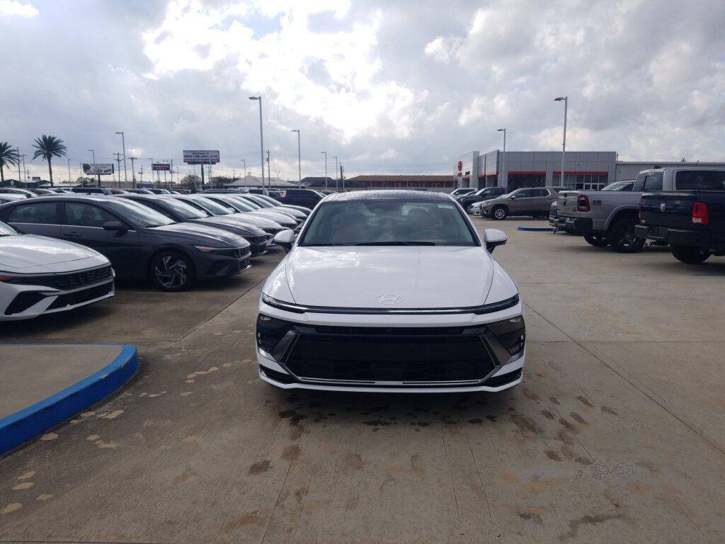 new 2026 Hyundai Sonata Hybrid car, priced at $40,400