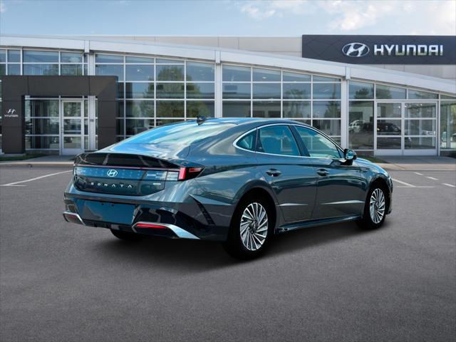 new 2025 Hyundai Sonata Hybrid car, priced at $39,155