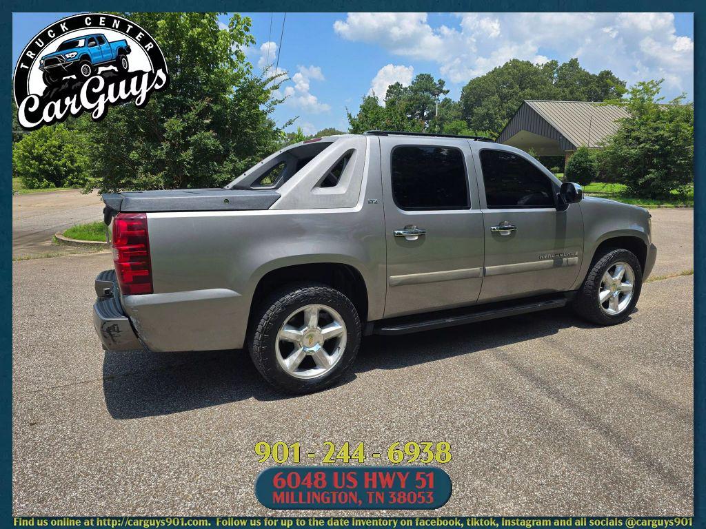 used 2008 Chevrolet Avalanche car, priced at $9,499