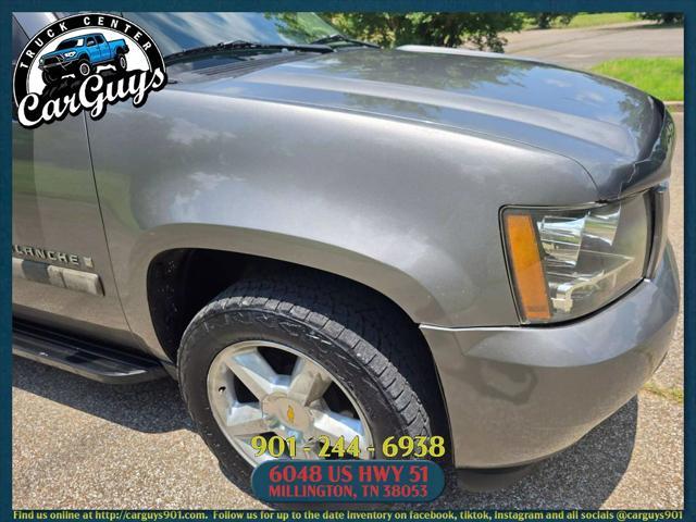 used 2008 Chevrolet Avalanche car, priced at $9,499