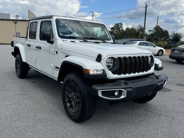 new 2024 Jeep Gladiator car, priced at $42,437