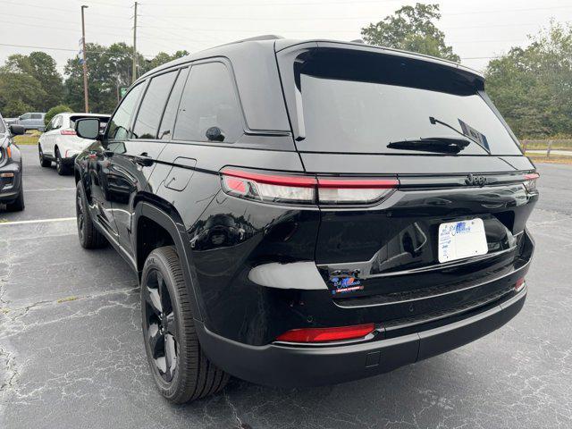 new 2024 Jeep Grand Cherokee car, priced at $40,982