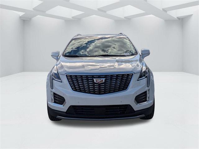 new 2025 Cadillac XT5 car, priced at $58,990