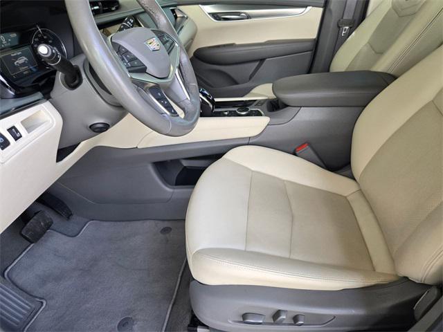 used 2022 Cadillac XT5 car, priced at $35,687