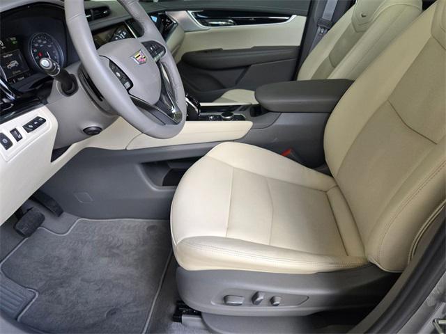 used 2025 Cadillac XT6 car, priced at $53,122