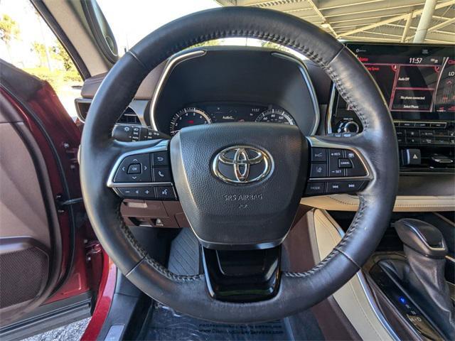 used 2020 Toyota Highlander car, priced at $30,758