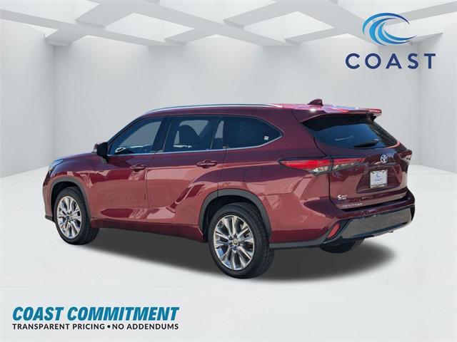 used 2020 Toyota Highlander car, priced at $30,758