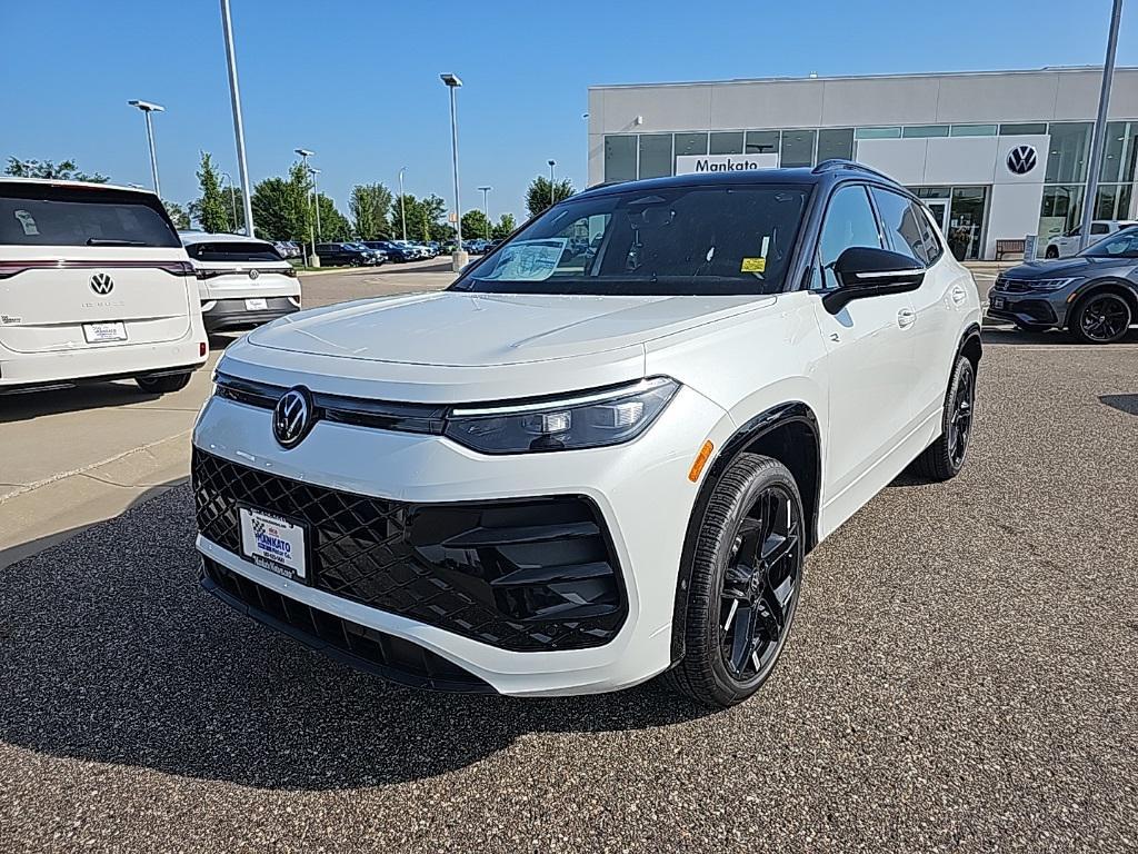 new 2025 Volkswagen Tiguan car, priced at $39,476