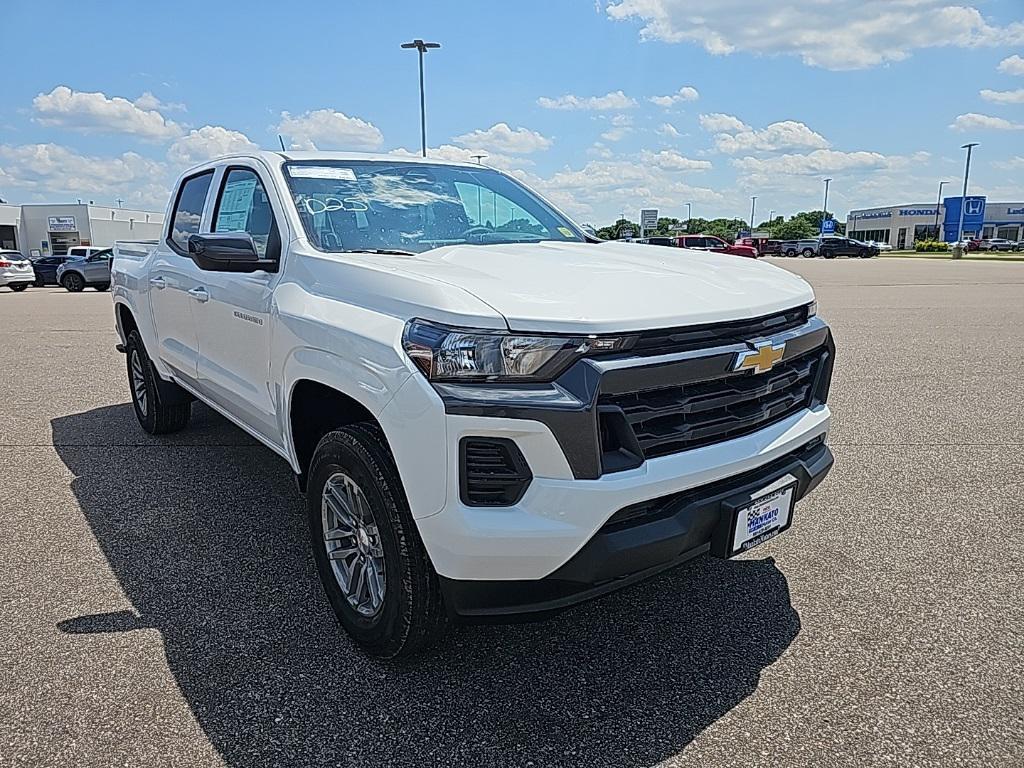 new 2025 Chevrolet Colorado car, priced at $38,390