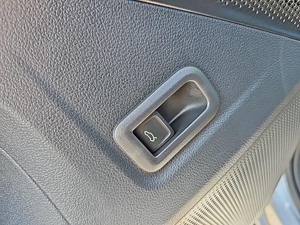 new 2025 Volkswagen Tiguan car, priced at $34,123