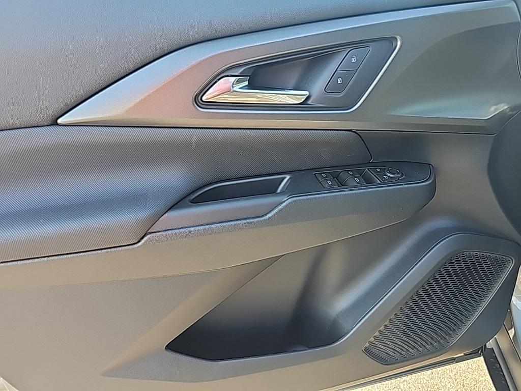 new 2026 Chevrolet Equinox EV car, priced at $33,495