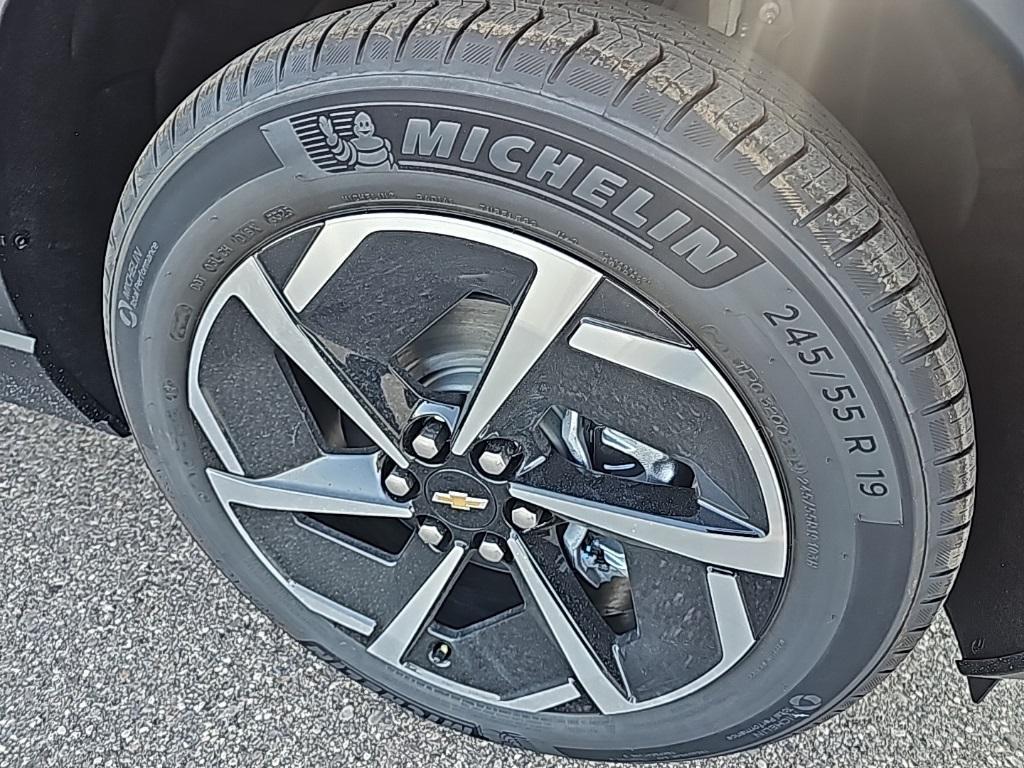 new 2026 Chevrolet Equinox EV car, priced at $33,495