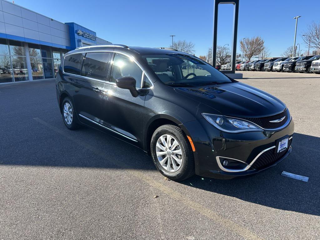 used 2018 Chrysler Pacifica car, priced at $16,967