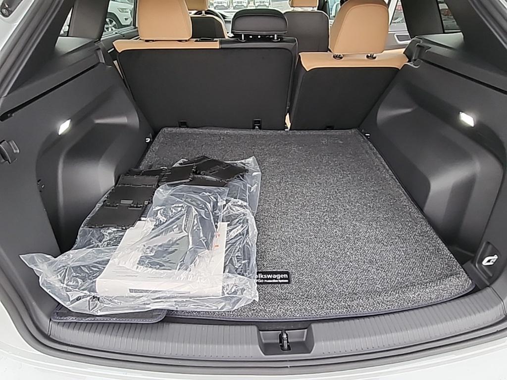 new 2026 Volkswagen Atlas Cross Sport car, priced at $49,876