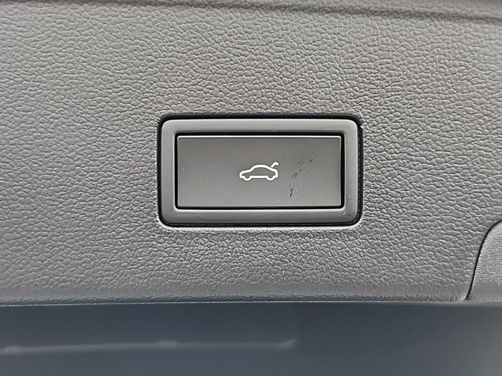 new 2026 Volkswagen Atlas Cross Sport car, priced at $49,876