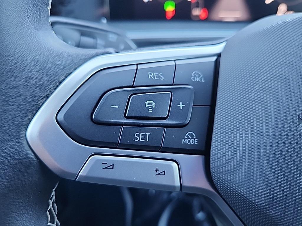 new 2025 Volkswagen Tiguan car, priced at $40,136