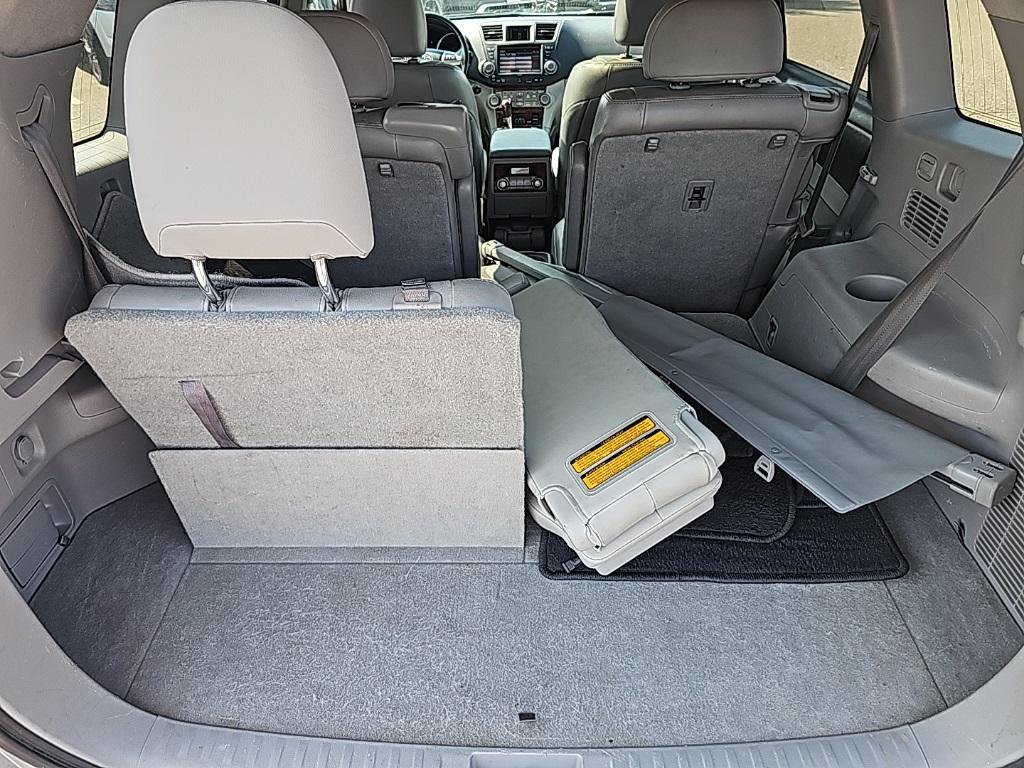 used 2012 Toyota Highlander car, priced at $13,960