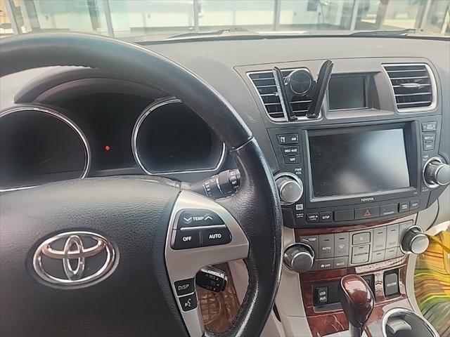 used 2012 Toyota Highlander car, priced at $14,799