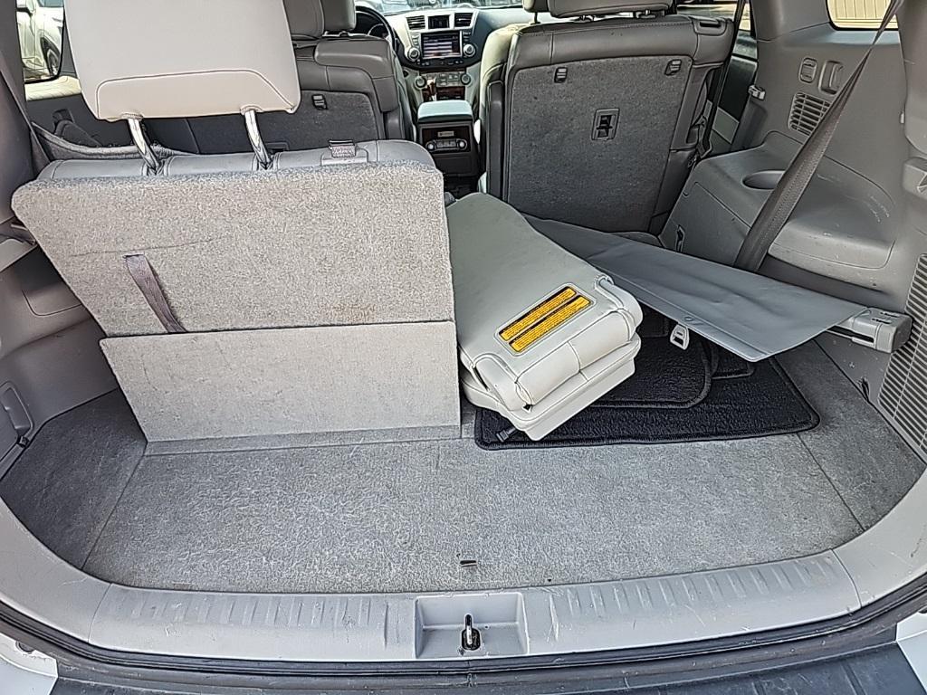 used 2012 Toyota Highlander car, priced at $13,960