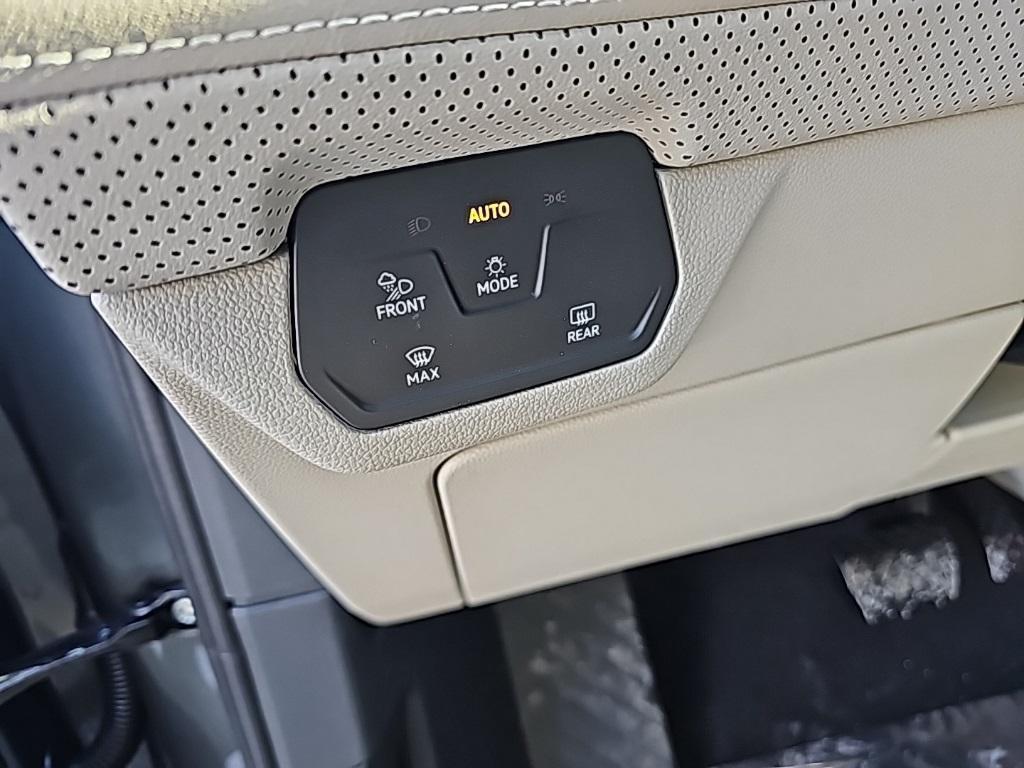 new 2025 Volkswagen Atlas car, priced at $40,792