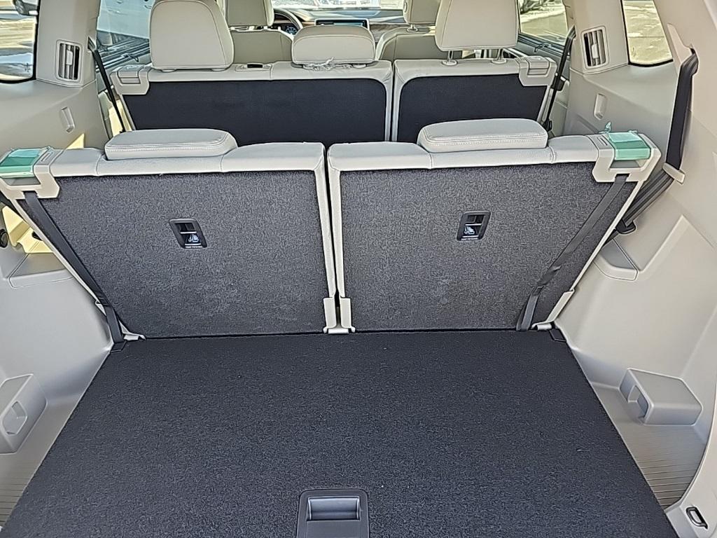 new 2025 Volkswagen Atlas car, priced at $40,792